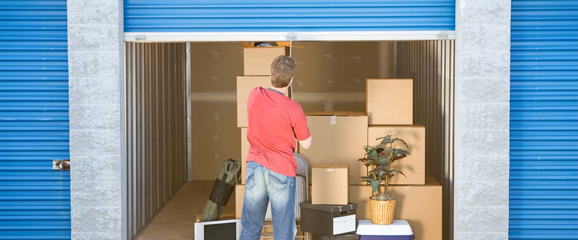 How to Declutter and Organize Your Living Space for Affordable Self Storage in Clarksville